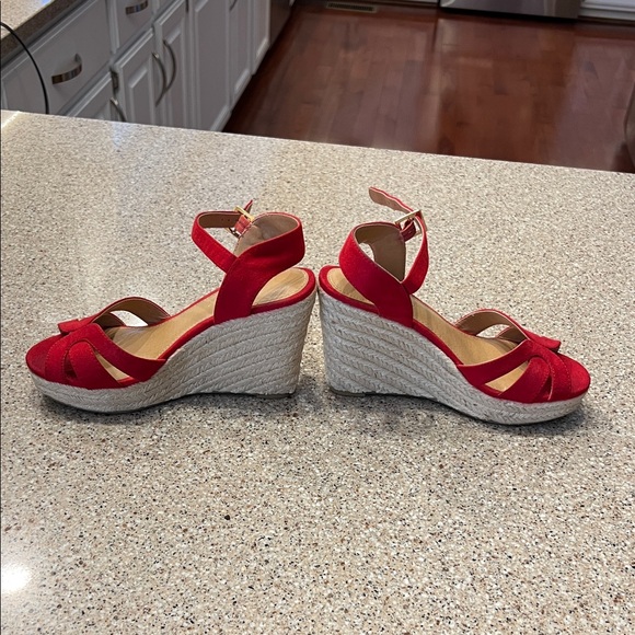 American Eagle by Payless Red Sandals - Picture 3 of 6